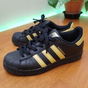 Adidas Superstar women's sz 6.5